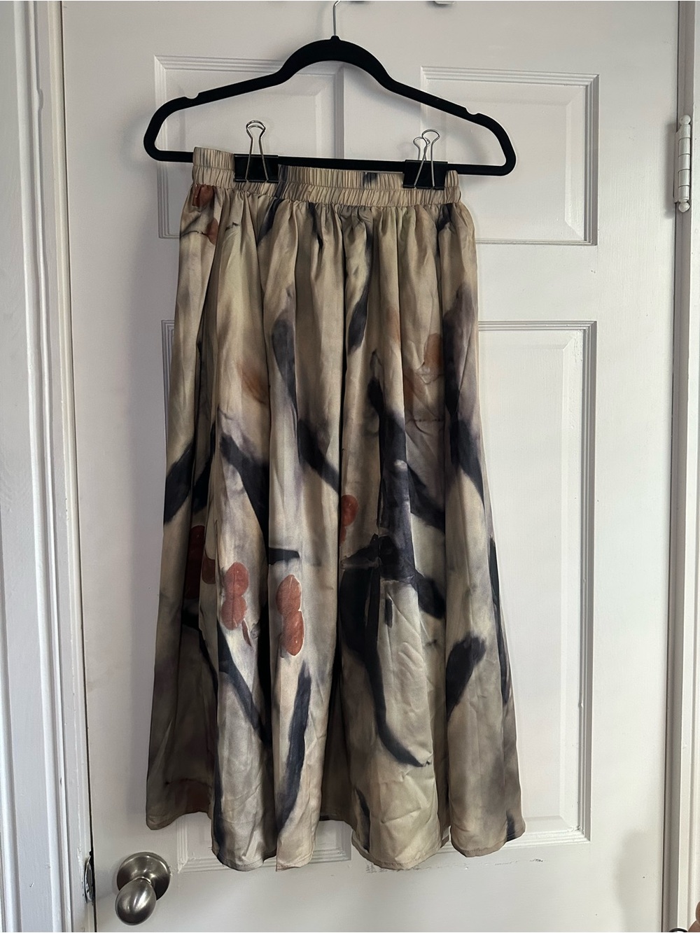 Mimoto Minori Japanese Floral Midi Skirt in Beige and Black (Free Size)